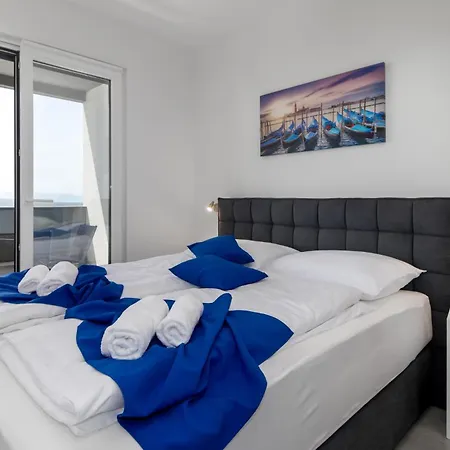 Beautiful In With Jacuzzi Holiday home *